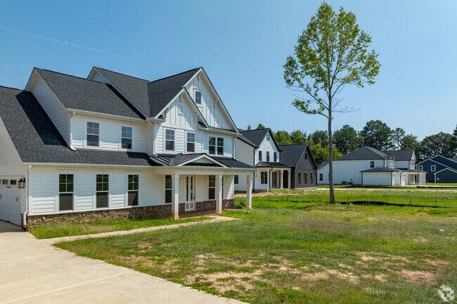 There are new homes being built in communities spread throughout Lake Norman of Catawba.