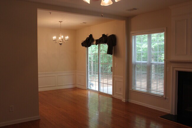 1404 Bellsmith Dr, Roswell, GA 30076 - photo 6