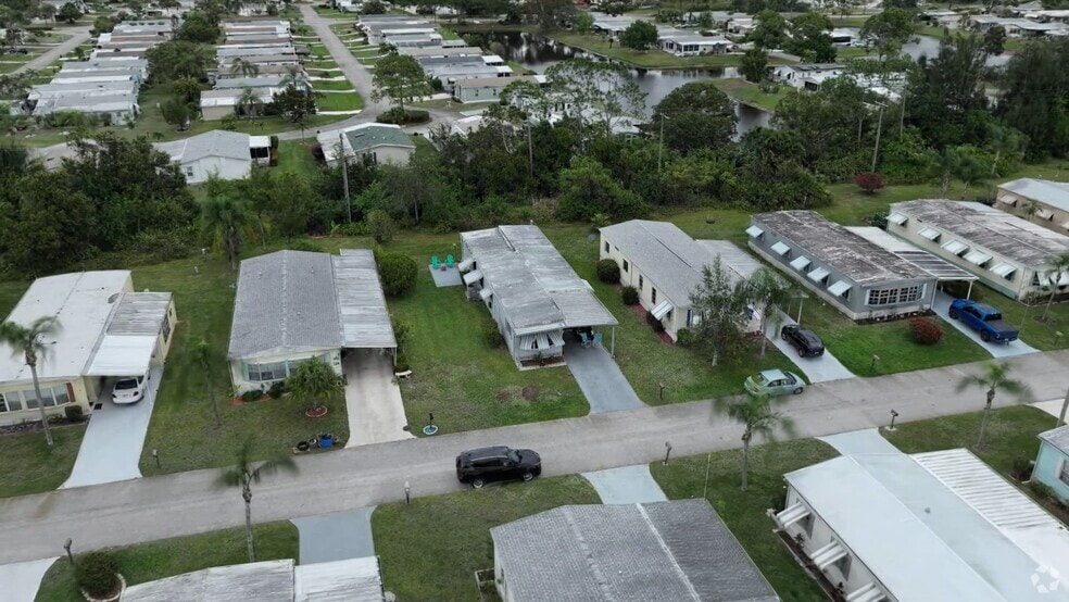 176 W Caribbean, Port Saint Lucie, FL 34952 - photo 2