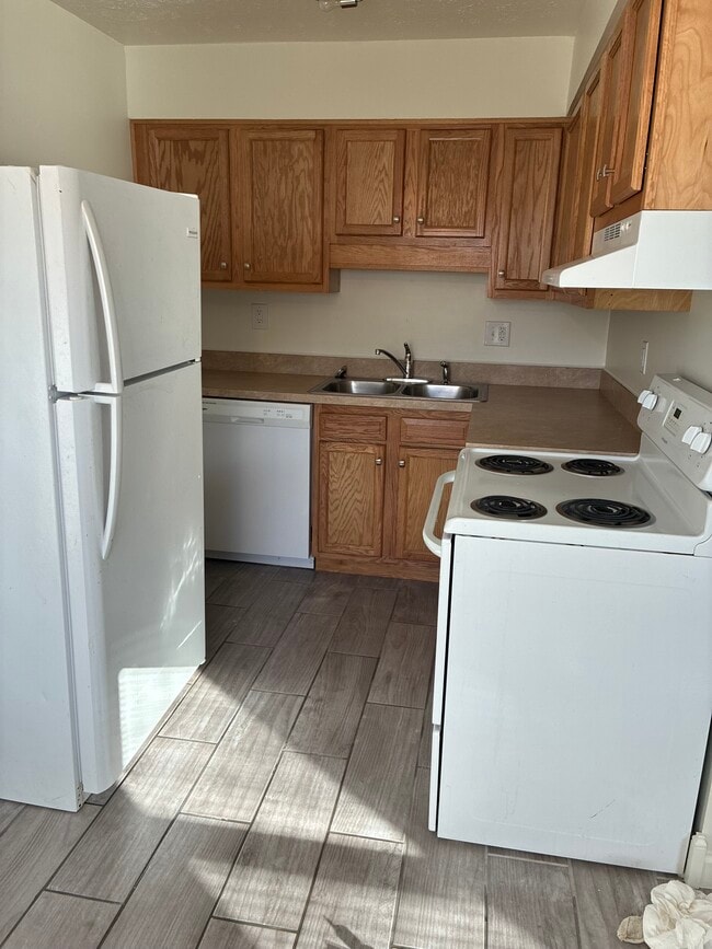 6103 Julie Kays Way unit 3, Louisville, KY 40258 - photo 5