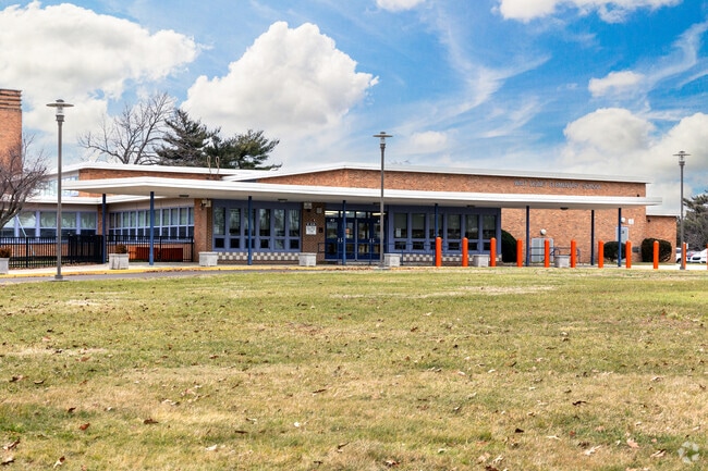 Walt Disney Elementary School received an A- rating from Niche.