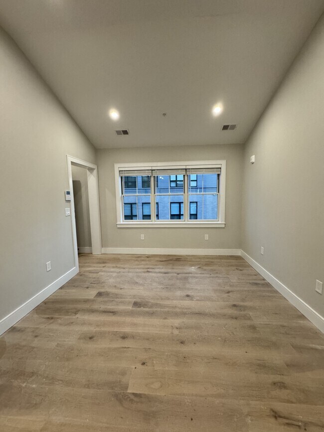 24 Everett St unit 303, Boston, MA 02128 - photo 4