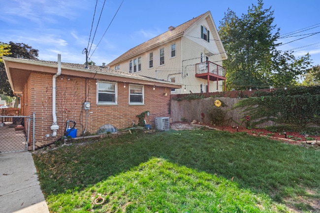 3668 E Carpenter Ave, Cudahy, WI 53110 - photo 5