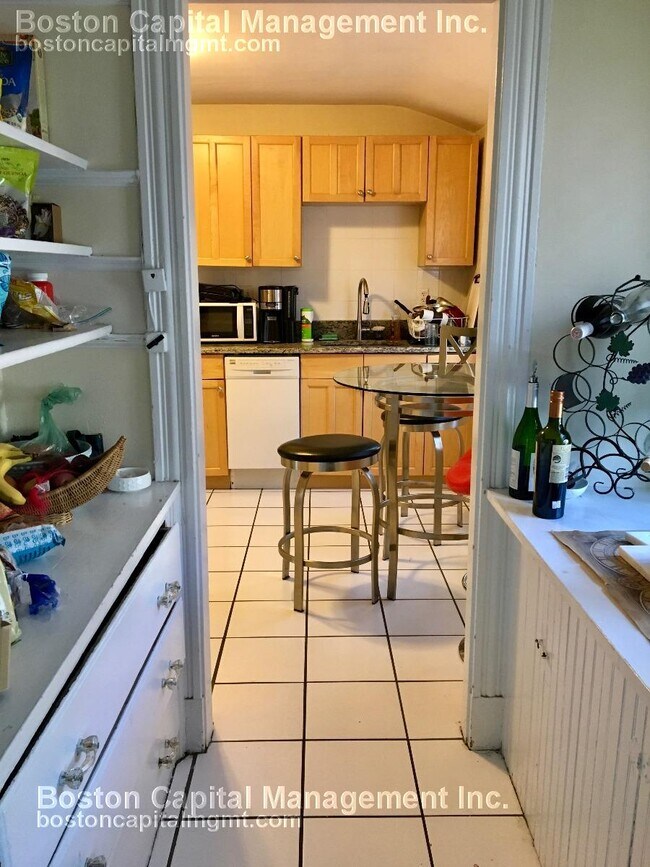 91 Wallingford Rd unit 3, Brighton, MA 02135 - photo 5