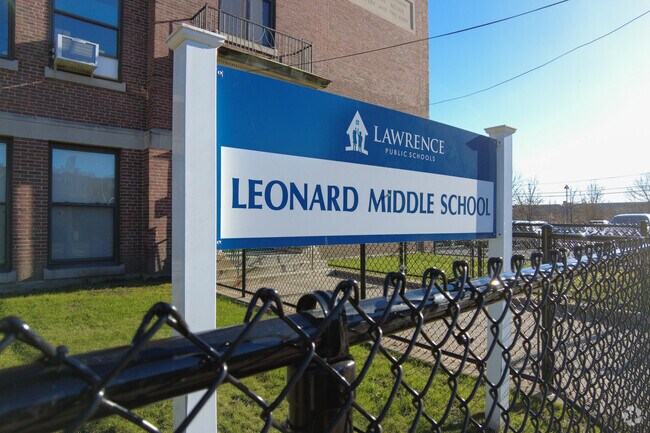 Leonard Middle School in Lawrence has an overall grade of C- on Niche.