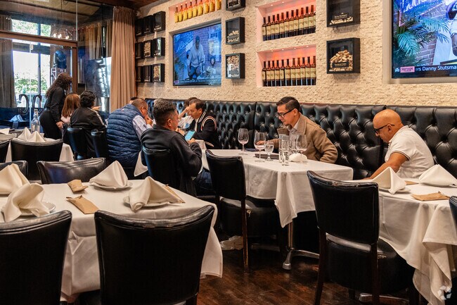 Carro Cafe of Cypress Hills is a great place to share with friends and family.