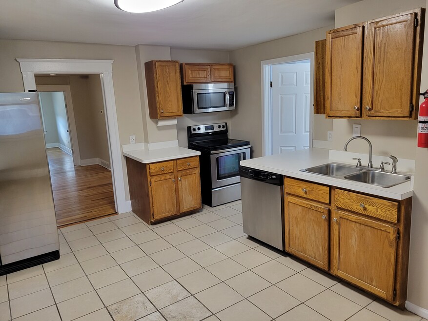 Kitchen 1