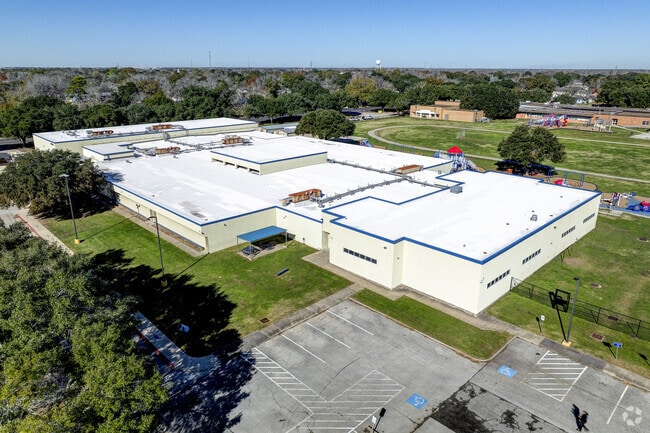 Taylor Ray Elementary serves over 1,000 students in grades Pre-K to 5th.