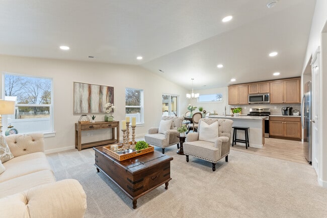 1908 Oak Road St unit 37506426, Moses Lake, WA 98837 - photo 3