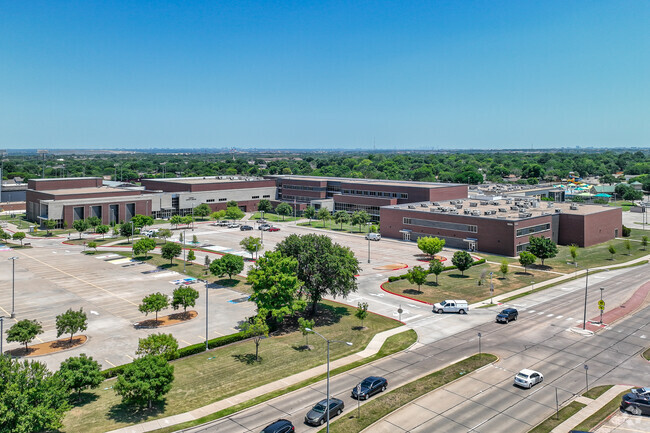 Lewisville High School, Rankings & Reviews - Homes.com