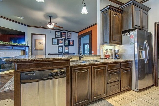 7705 Harold Dr, Yukon, OK 73099 - photo 4