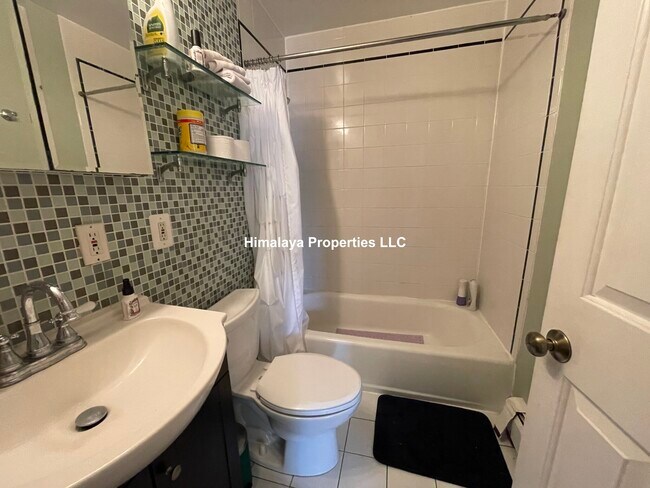 174 Putnam Ave unit 2, Cambridge, MA 02139 - photo 3