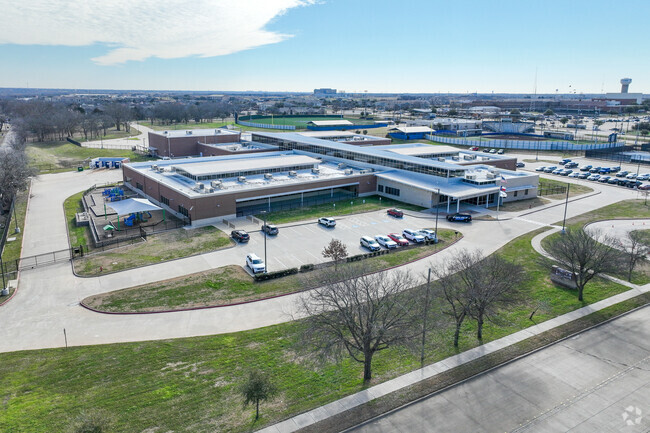 GreatSchools gives Irvin Elementary School a 15:1 student-to-teacher ratio.