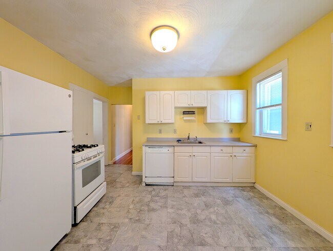 79 Conwell Ave unit 1, Somerville, MA 02144 - photo 3