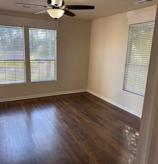 2238 Broadway St unit 2238 Broadway St, Beaumont, TX 77701 - photo 4