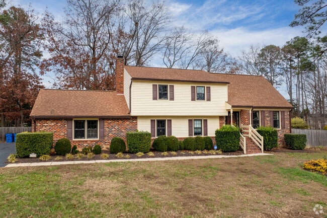 Split Level homes in Chester sit on large lots.