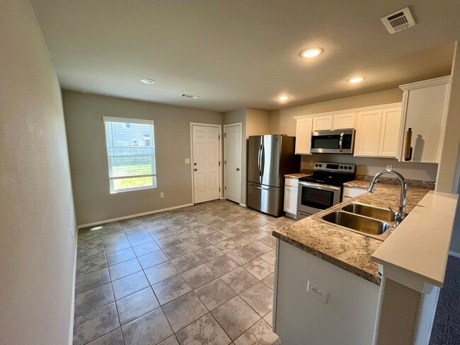 1751 Forest Dr, Centerton, AR 72719 - photo 7