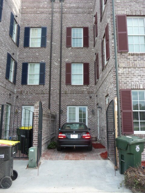 407 E Hull St, Savannah, GA 31401 - photo 2