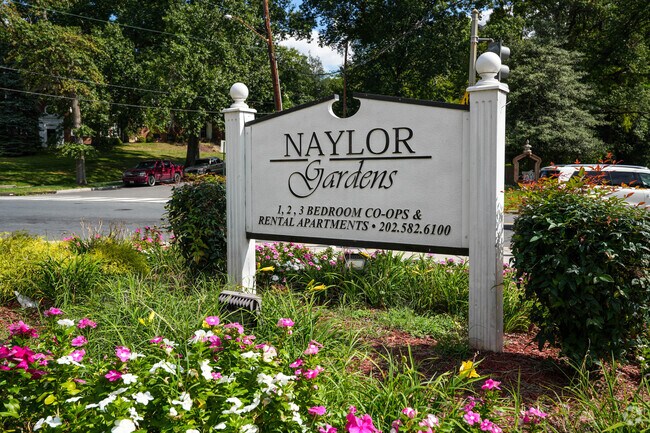 The Naylor Gardens neighborhood sign.