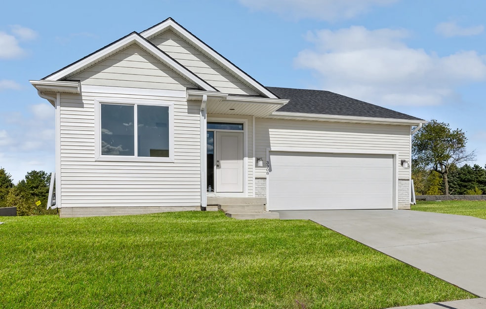 610 NE 57th St, Ankeny, IA 50021 - photo 1