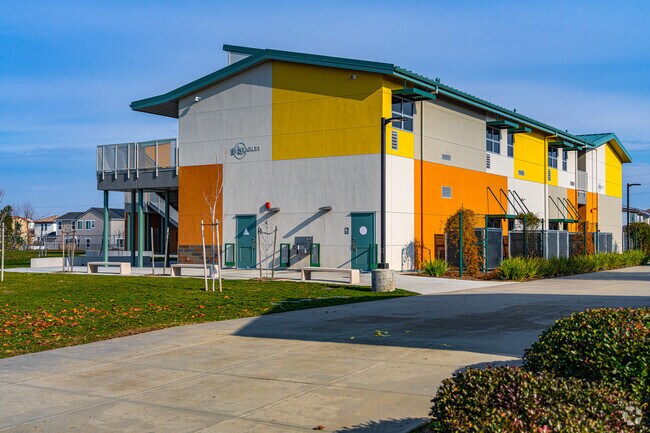 Unique building at Barrett Ranch Elementary School has orange and yellow squares.