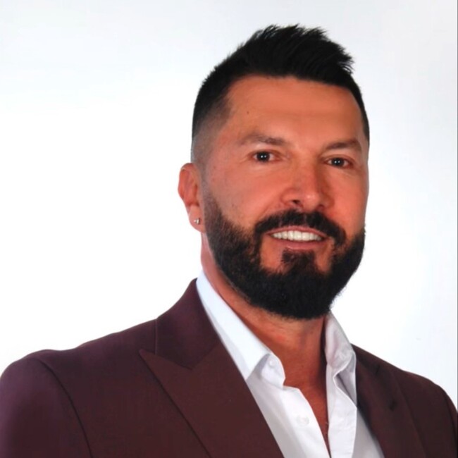 Agent Photo