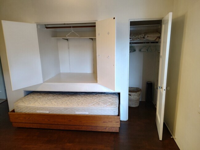 828 Island Ct unit LargeBeachstudio, San Diego, CA 92109 - photo 5