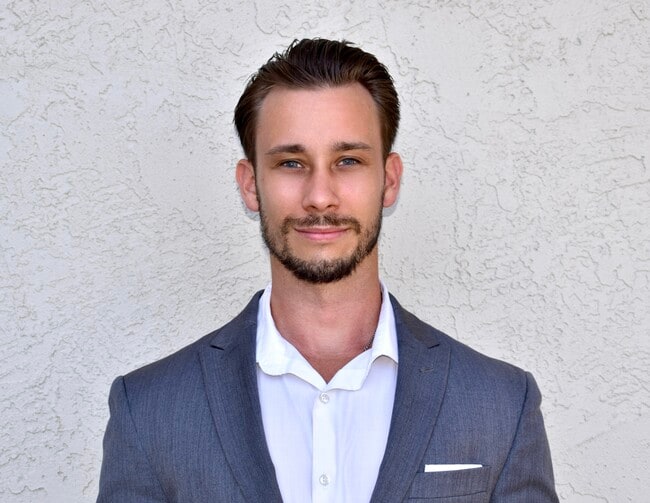 Agent Photo