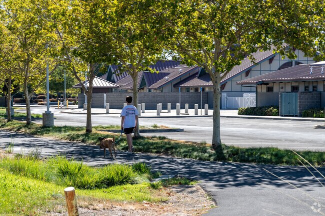 Barbara Chilton Middle School - Points of Interest - Neighborhood Homes & Walking-Running Trails _8500107