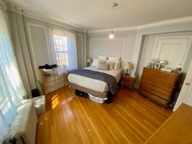 Warwick Condos unit 644, Brookline, MA 02446 - photo 7