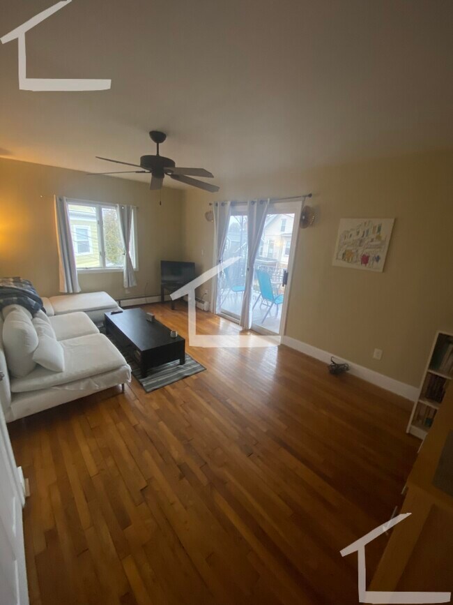 91 Glen St unit 2, Somerville, MA 02145 - photo 2