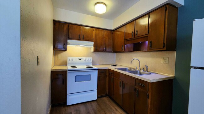 Spring Manor Apartments, New Albany, IN 47150 - photo 4