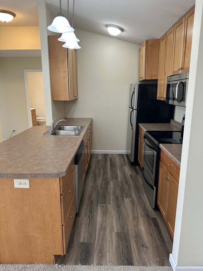 2404 3rd Ave SE unit A, Willmar, MN 56201 - photo 3