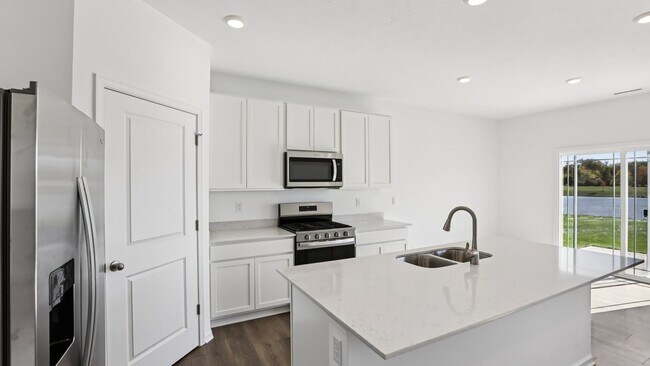 7861 Magnolia St, New Palestine, IN 46163 - photo 5