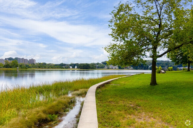 Take a stroll along the riverbank in the Fair Haven neighborhood.
