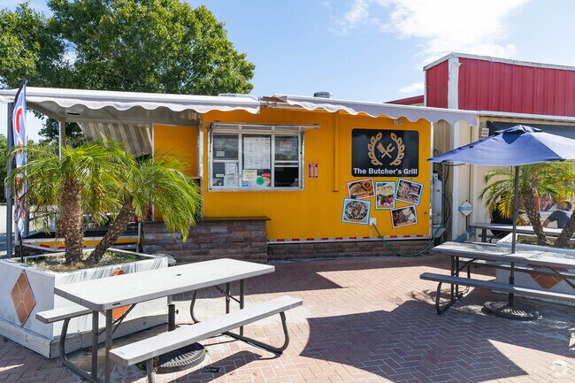 The Butcher’s Grill food truck in St. Lucie Village serves burgers and sandwiches by Quality Meats.