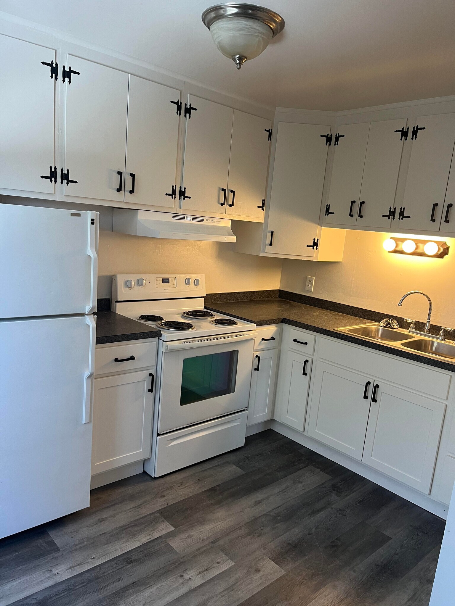 6030 E Taft Rd unit E2, Syracuse, NY 13212 - photo 1