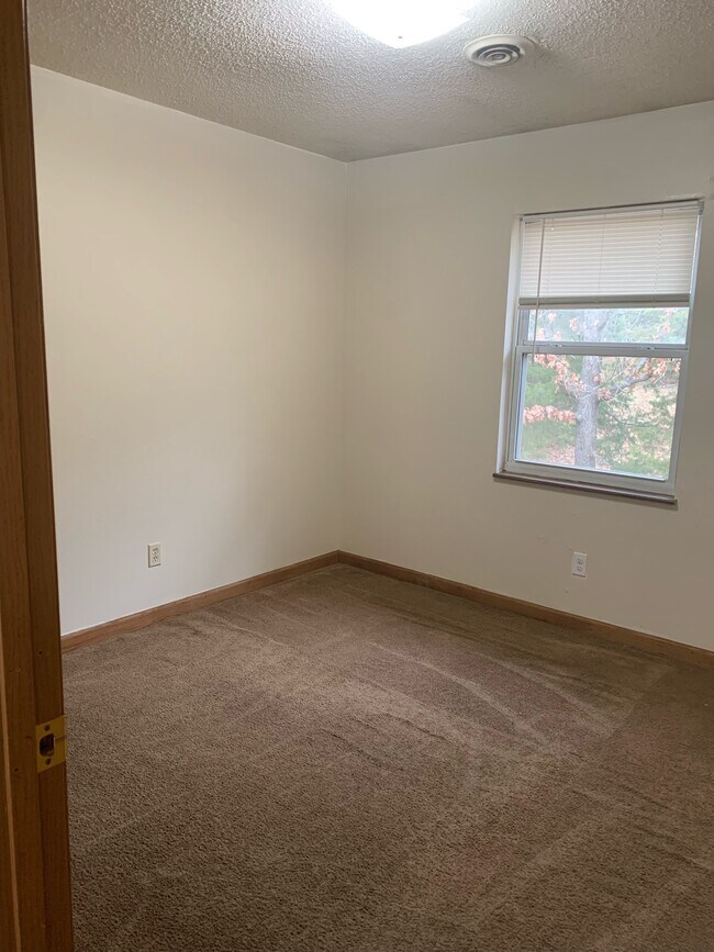 1050 Plaza Ct N unit 13, Saint Clair, MO 63077 - photo 7