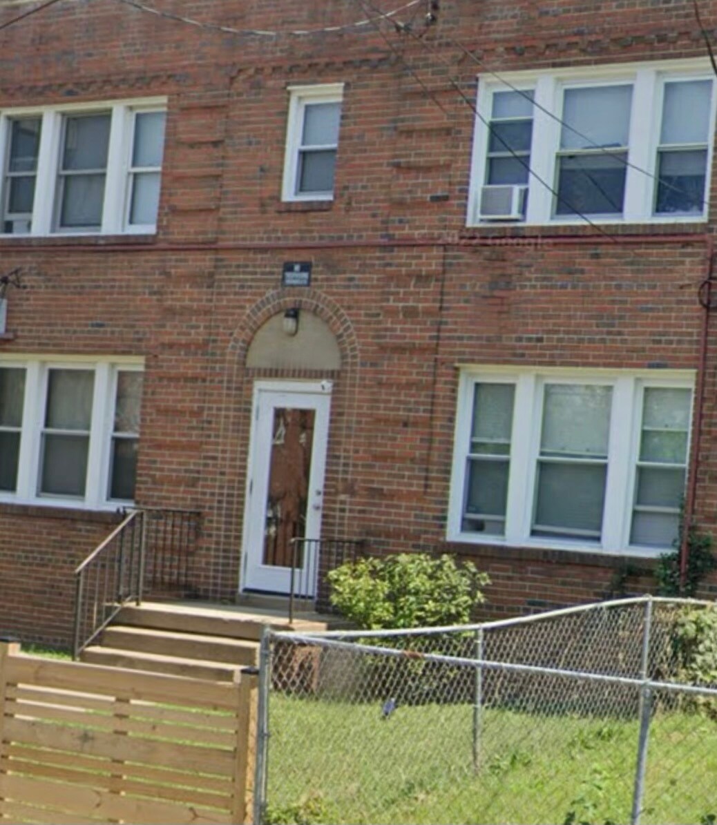 5021 1st St NW unit 4, Washington, DC 20011 - photo 1