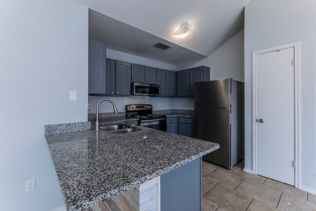 10254 Dover Ridge unit 206, San Antonio, TX 78250 - photo 6