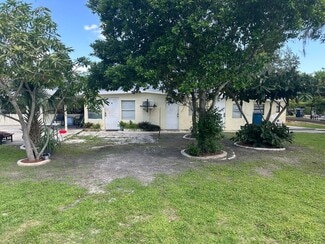 2115 Henry St NE, Palm Bay, FL 32905
