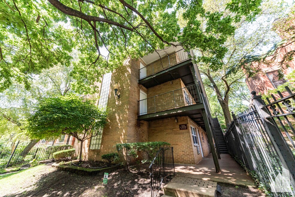 4610 N Dover St unit 3A, Chicago, IL 60640 - photo 1