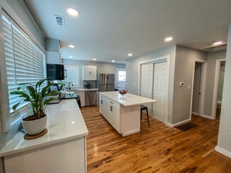 2715 NE Weidler St, Portland, OR 97232
