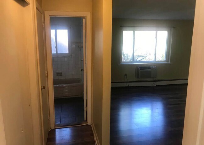 8 Bryon Rd unit 1, Chestnut Hill, MA 02467 - photo 3