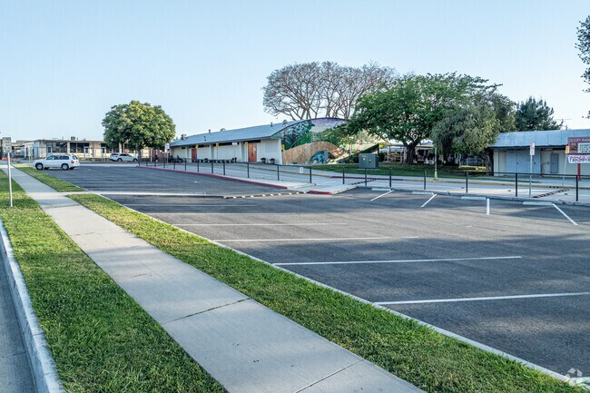 The pick up and drop off area at Scott Avenue Elementary School in Whittier.
