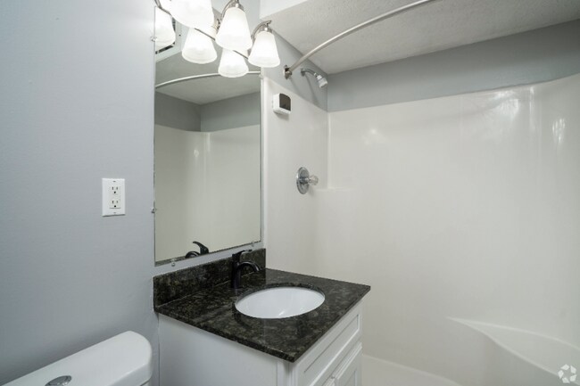 168 Fox Hill Ln unit 1 Bedroom, Enfield, CT 06082 - photo 5