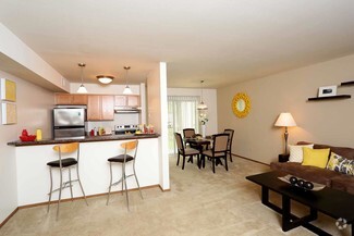 11155 Westport Station Dr, Maryland Heights, MO 63043