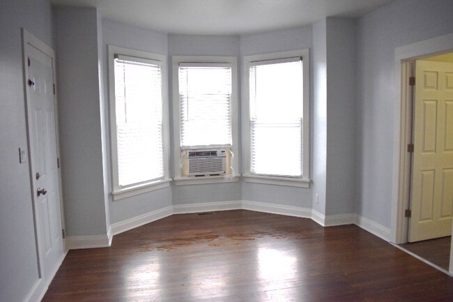 6011 37th Ave unit Lower Unit, Kenosha, WI 53142 - photo 2