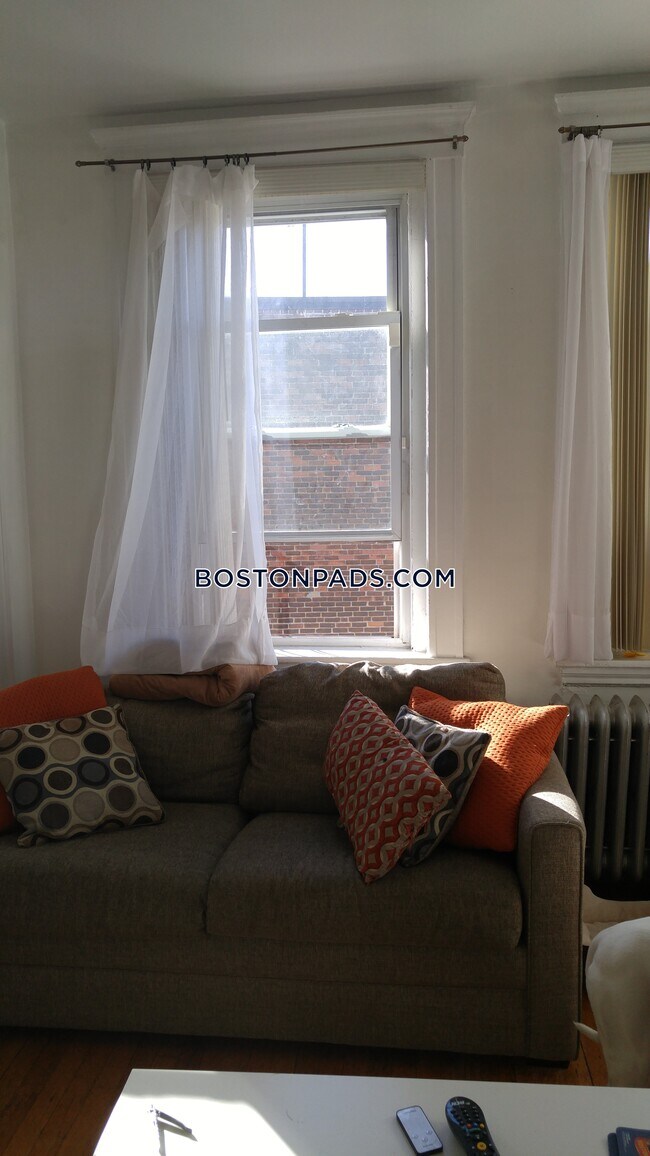 121 Park Dr Unit 41, Boston, MA 02215