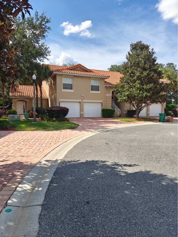 5446 Admiral Way Unit 201, Wildwood, FL 34484